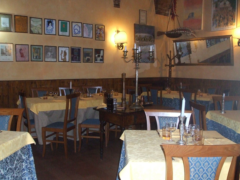 Sala interna della Trattoria del Festival